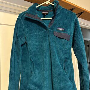 Medium Patagonia Fleece Jacket – Women’s Blue